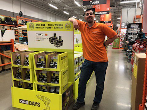 AquaTheFina's tweet photo. George just had to get a picture with the Ryobi Days Set. #HeDidntEvenHelp #RyobiDays #MET2318 #D250 #BleedOrange #BowlingGreenKY @HomeDepotBG2318 @RICHARDLSEIBER1 @RoWilliams1 @RStOnge250 @jody_delicato @HDLutz @derek_rickard @SasmBraxton @Sharmarl_King @redwing19y @RobD250 https://t.co/Yx6sOE5OWZ