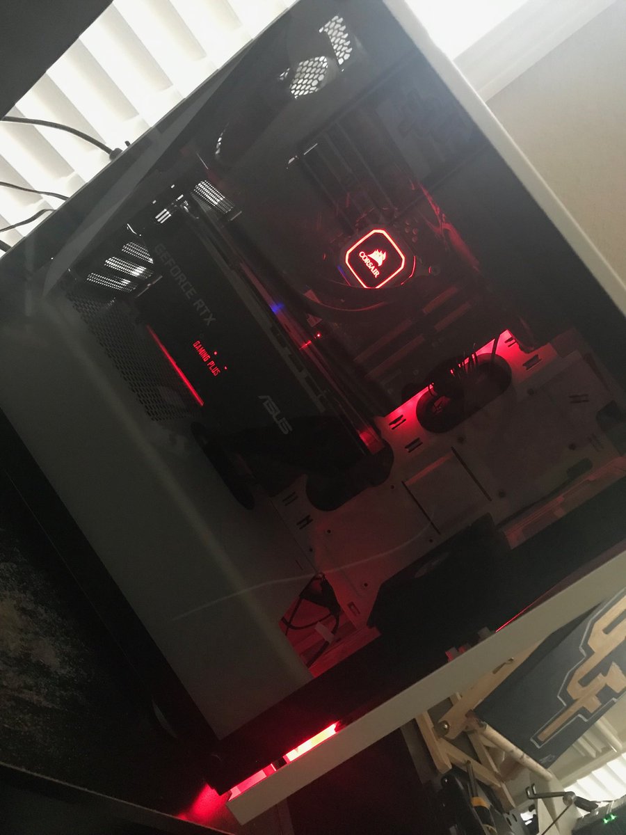 amberpeoples's tweet image. Omg I did it!!! First pc build a success!!! I was a little worried it wouldn’t turn on.   Now I gotta make it pretty.  Thank you for all your help ⁦@Burrfox3⁩  and @valorx6xsaint you guys ROCK!!! Now on to the hard part #pcbuild  #firsttimebuilder #gamergirl