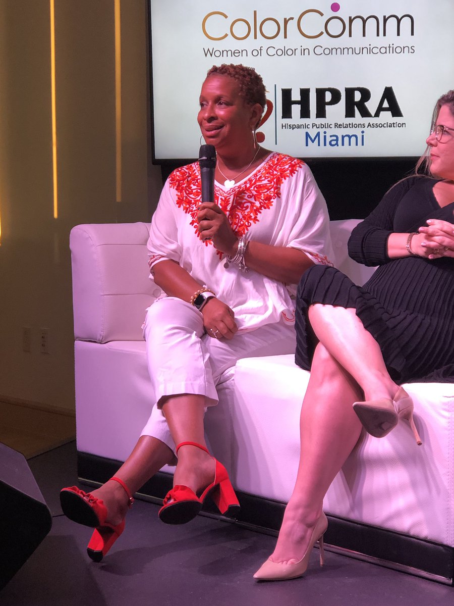 FLRising's tweet image. “No one that decides what goes in the news looks like us... how are you telling my story? How are you telling our story?” @YvetteHarrisPR #DiversityInMedia #ColorCommMia