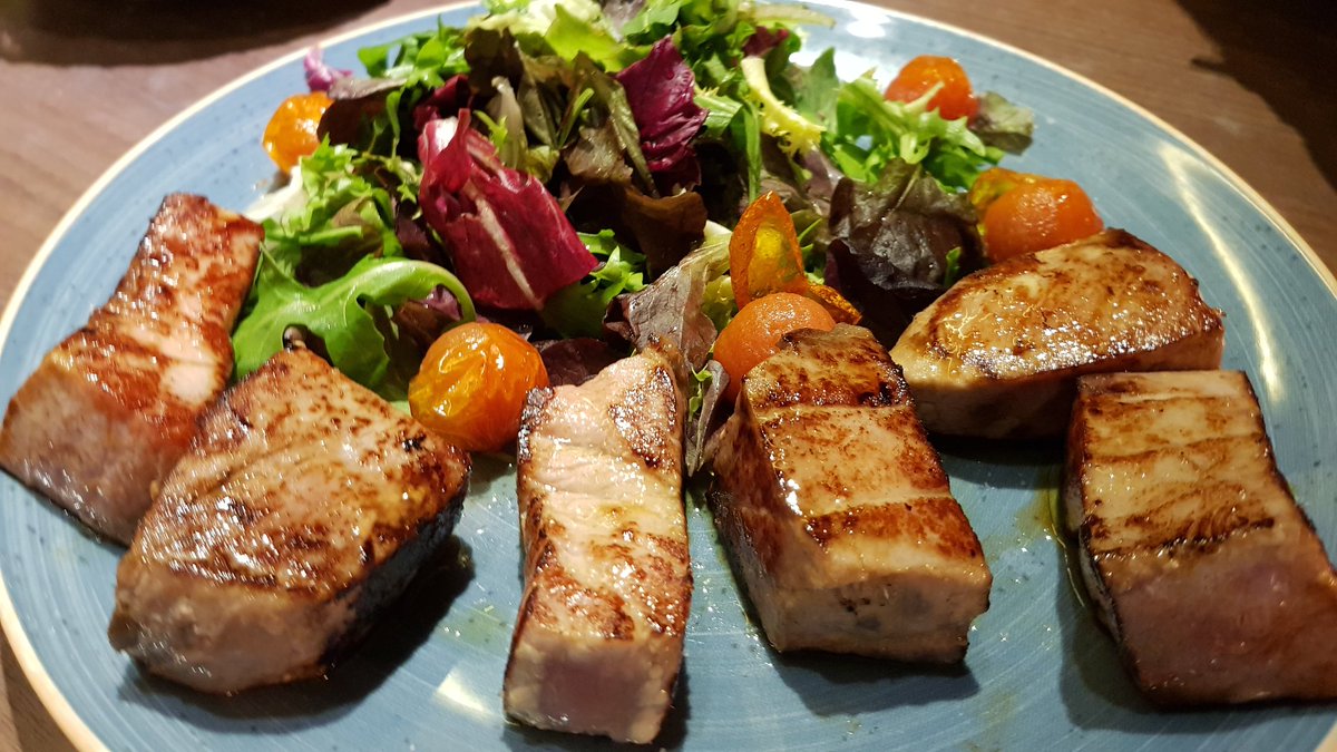 Presa y atún en <a href="/pinchos_elcano/">Pinchos Elcano</a> CLagasca, 7 #Madrid #foodlovers