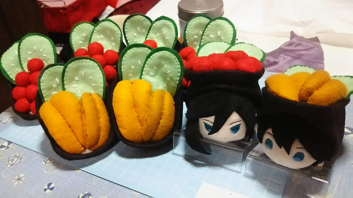 璃羅 加藤縫製所 もちマスの収納に便利な 百均の缶ストッカー 重ねて置けるので省スペースです 出してー 出せー 出してくださーい もちマス もちもちマスコット ダイソー