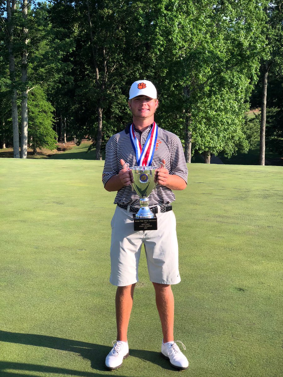 dgraygolf's tweet photo. Another State High School champion for the @seaislandgpc Player Development Program. Congrats @ianglaton on winning the Georgia State finals today 70-71, this is a by product of your effort and work ethic 👊🏻 Keep it rolling into the summer. #seaisland #seaislandgpc #sipdp #golf https://t.co/qLLpNBinsB