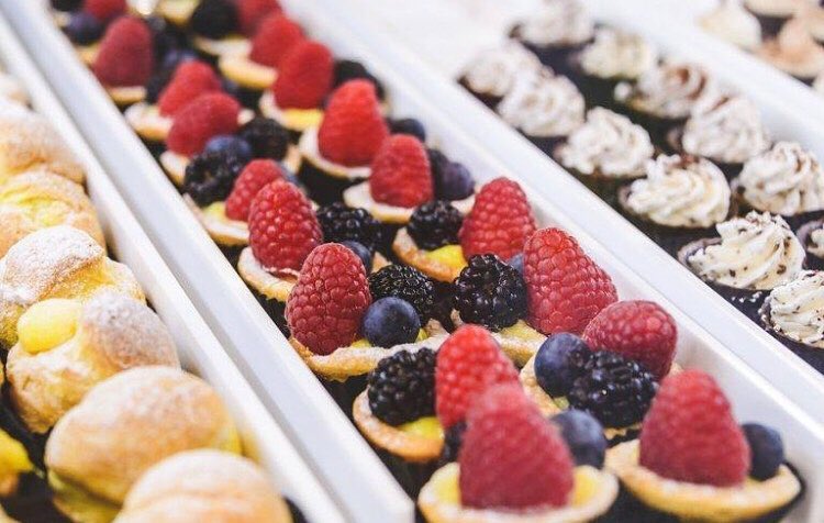 My_UVCI's tweet photo. Join us for Pastry Chef Week happening June 4th - June 7th at @villadelpalmarl !๐๐
We are forming a talented team of local and celebrity chefs and treating guests to an opulent fine dining and informational cooking experience! #myuvci #theislandsofloreto https://t.co/Luf0aMvyRa
