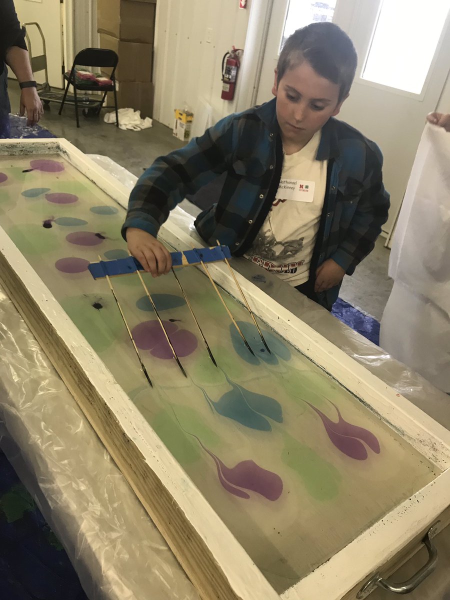 ma_ma_pete's tweet photo. Lots of creative coloring learning about STEM and science with fabric marbling! Thank you Spindle, Shuttle and Needle for teaching our youth the science of textiles! #NebExt #PolkCounty4H #40DaysOf4HFun https://t.co/xsUljPKyWH