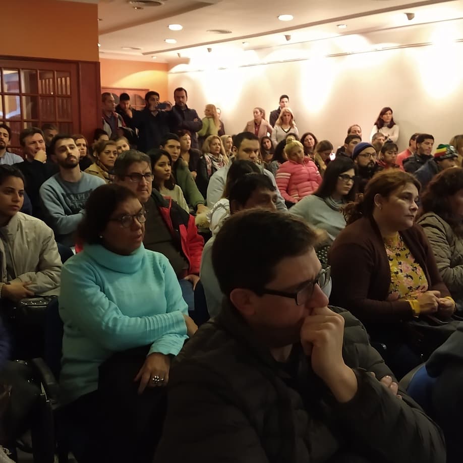 CirculoProfTuc's tweet photo. #CPT #CharlaCPT #charla #evento

@ferogel, presidente del Círculo de Profesionales de Tucumán, agradeció a los presentes por el acompañamiento y felicitó a cada uno de los disertantes. Testimonios reales.

#adicción #droga #prevención https://t.co/lp63aEzJdI