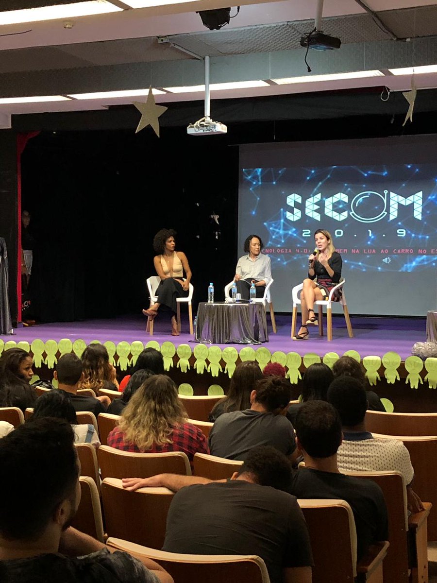 SecomTijuca's tweet photo. Finalizando a palestra respondendo às perguntas da platéia. #SecomUva #secom2019 https://t.co/CGKHlJfIut