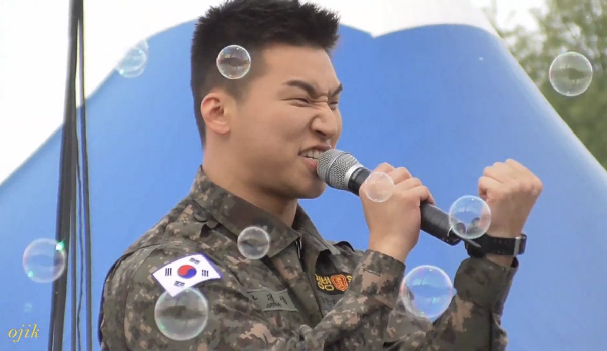 daesungfishh's tweet photo. D436 -D171
Can you name the songs here?
🤪👻🤗
#midweekchallenge 😆
#hwaiting #hugsssss 😘 https://t.co/nKPoXYXKQu