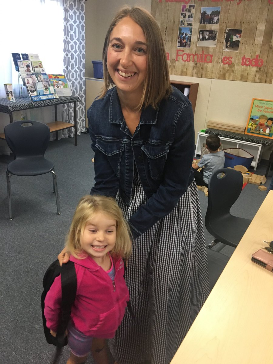 Franklin_BCSD's tweet image. Our incoming TK/K students are ready for success. They love their new backpacks! @BakCitySchools #TeamBCSD #ReadyForSuccess #ReadyForSchool #YoungChildren #WayToGo