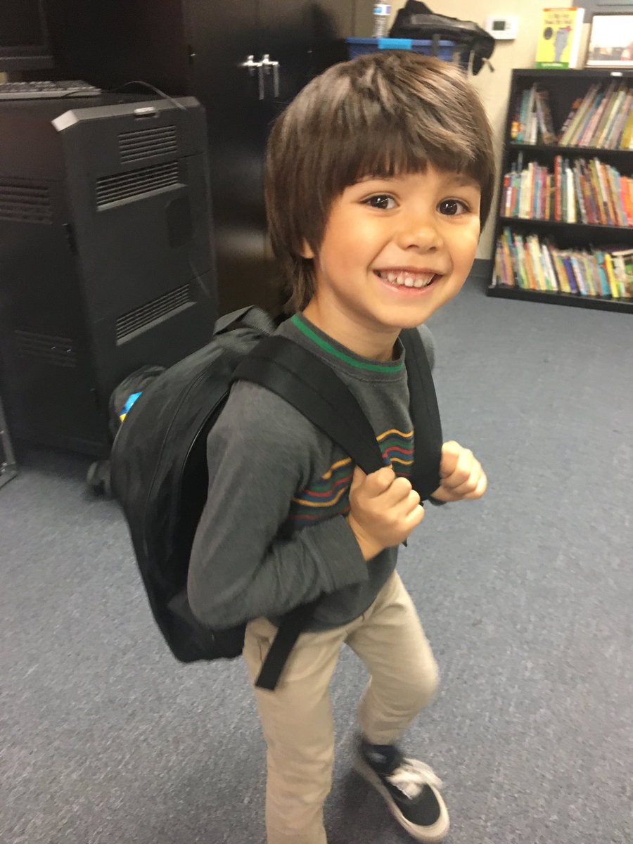 Franklin_BCSD's tweet image. Our incoming TK/K students are ready for success. They love their new backpacks! @BakCitySchools #TeamBCSD #ReadyForSuccess #ReadyForSchool #YoungChildren #WayToGo
