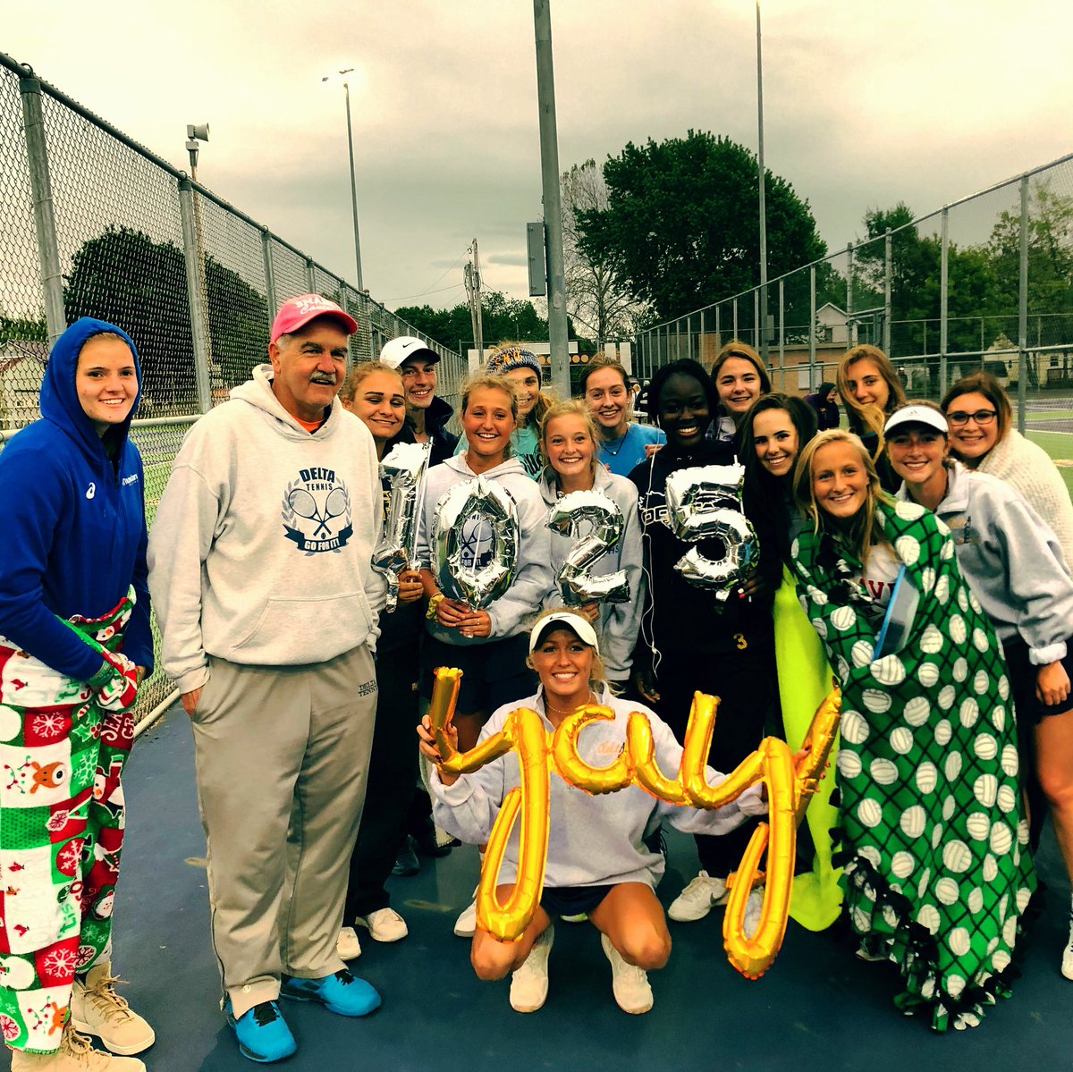 Record Breaking win tonight! 1,025 wins! Yay! Congratulations to Coach!🎉🎾