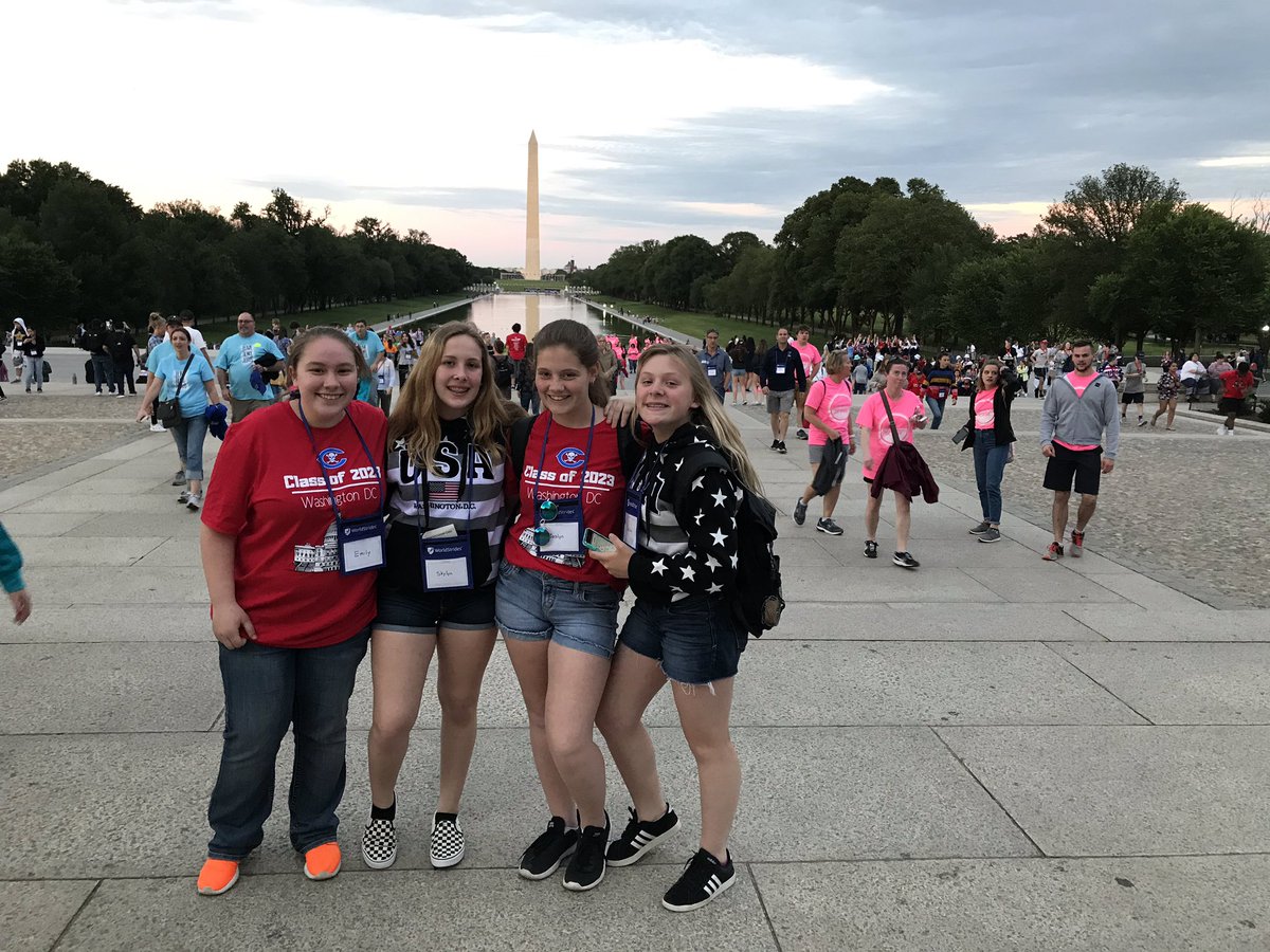 mbailey927's tweet photo. Final stop was the Lincoln memorial #ShumateDCTrip2019 #bus2rules https://t.co/SRea6QA3yn