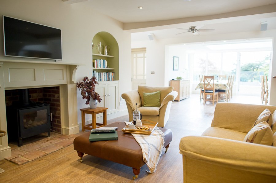 Stowlangtoft's tweet photo. Stow Manor - 9 en-suite bedrooms, private tennis court, games room, and a guest house.  What more could you ask for? https://t.co/YsCvG6VkWO