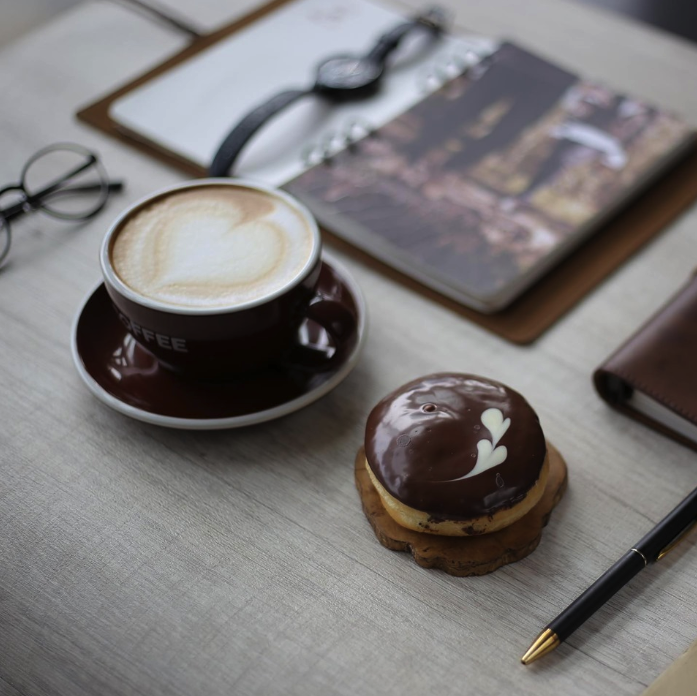 JcoHongkong's tweet photo. Take a break and have a cup of J. Coffee! https://t.co/O28nuQF4Ok
#jcoccino #DonMochinoDonut #jcohongkong #jcohk #jcodonuts #jcodonutsandcoffee #jcodonutshk #jcodonutshongkong #donuts #drink #coffee #cafe #donuts #fooddeliveryservice https://t.co/mbJz1NA9xi