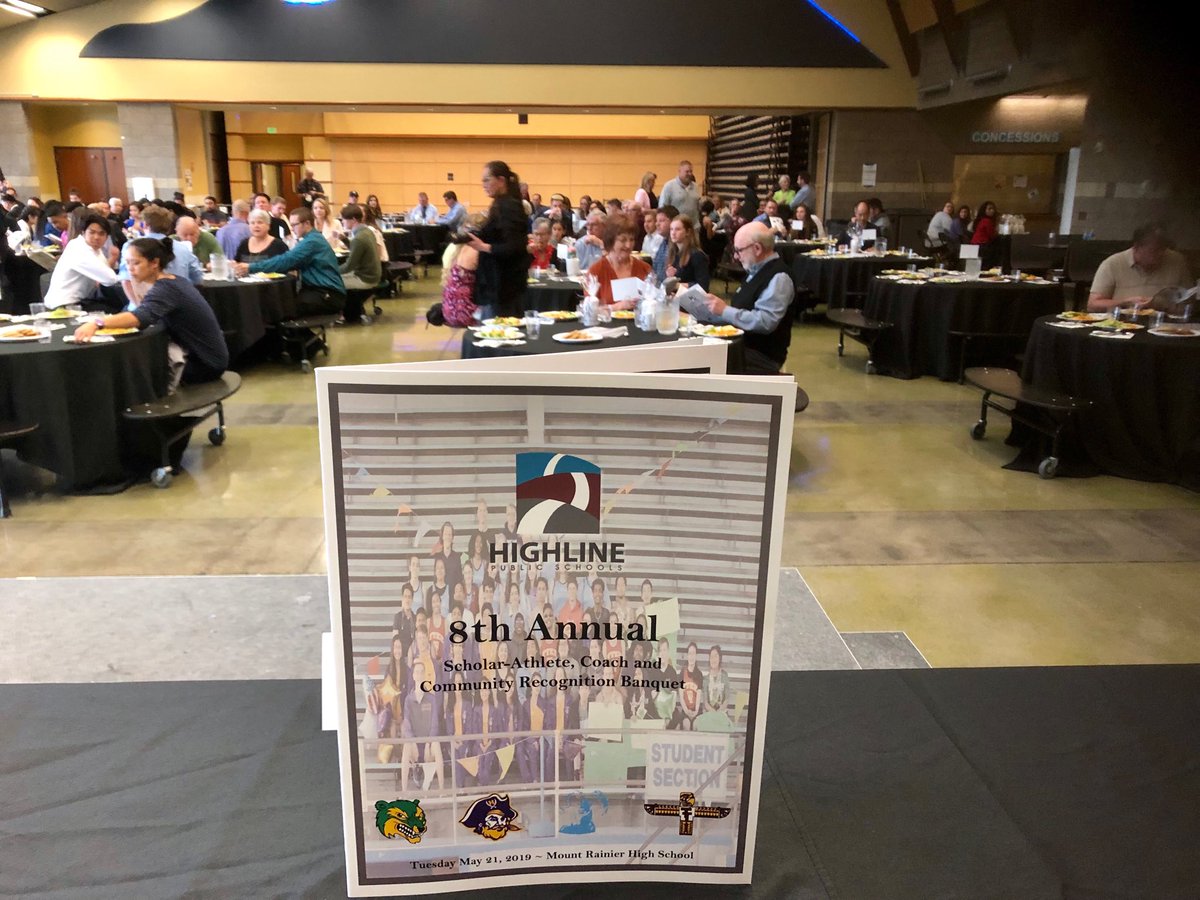 SuptEnfield's tweet image. Getting ready to kick off our 8th Annual ⁦@HighlineSchools⁩ Scholar-Athlete Banquet. Celebrating our amazing students and present them with scholarships as they prepare to graduate and head to college. #WeAreHighline and we are #HighlineProud!