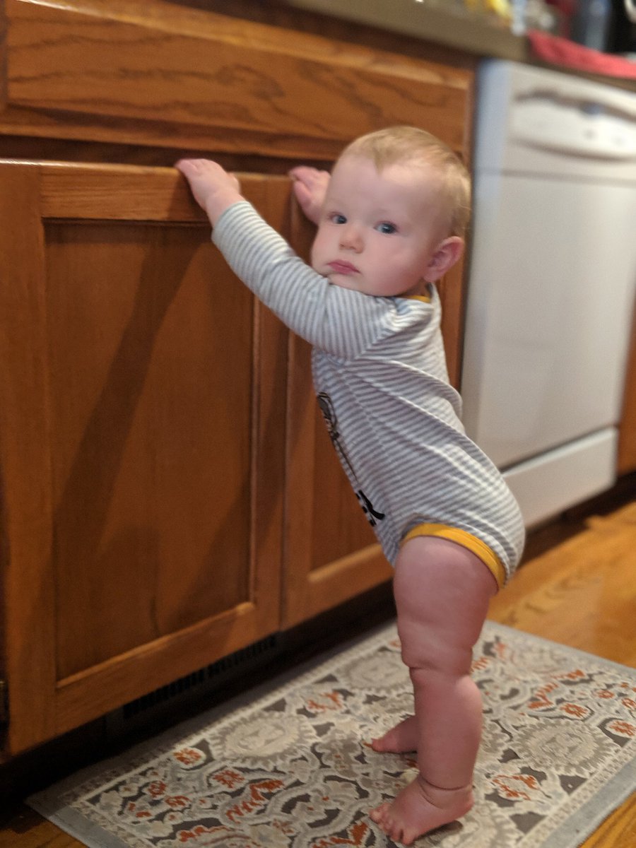 Baby proofed the kitchen cabinets today...
Baby proofing: 1
Owen: 0
*Last photo is the look of defeat!*