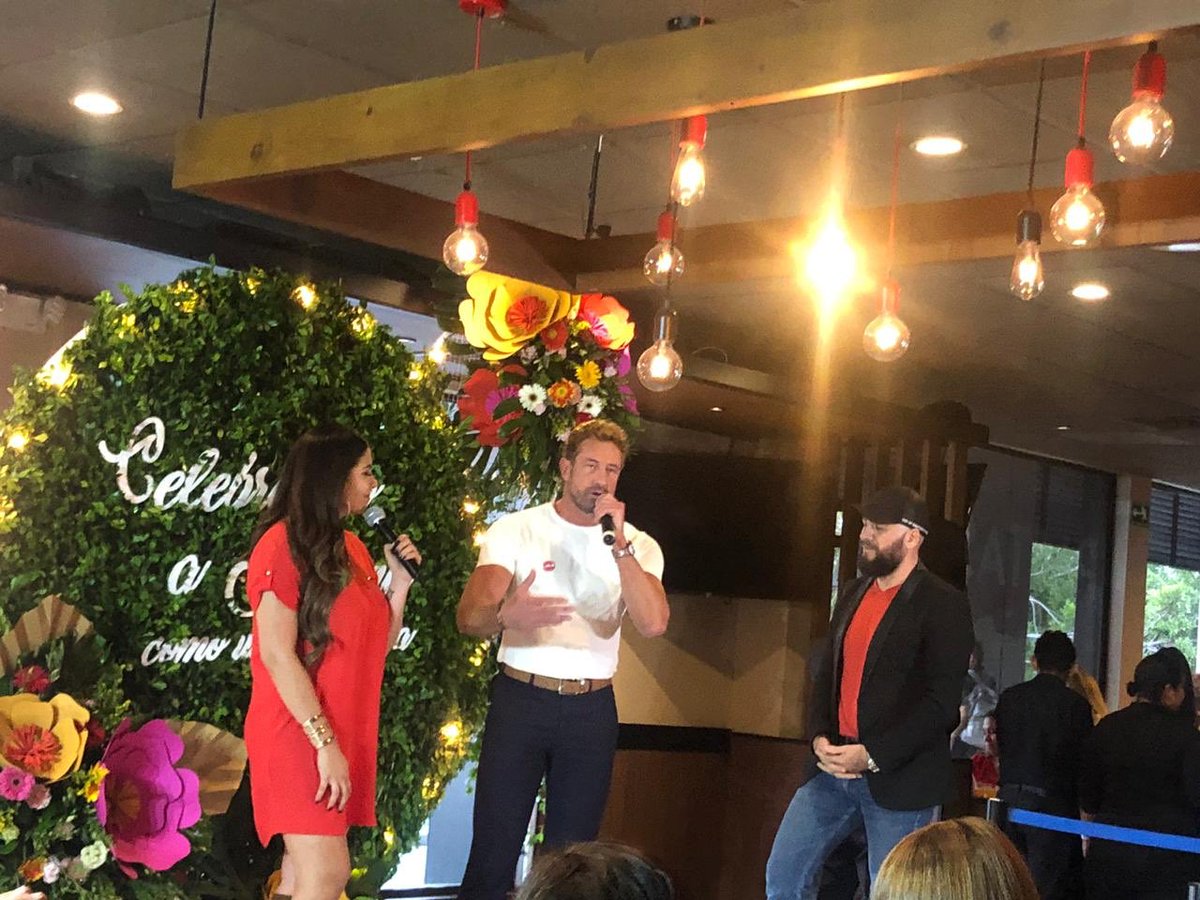 familyGSotoUSA's tweet photo. GRACIAS AMIGAS de #ElSalvador #familyGsoto Presente! 👏🏼👏🏼@gabrielsotoMEX https://t.co/yVgWuJLvSy