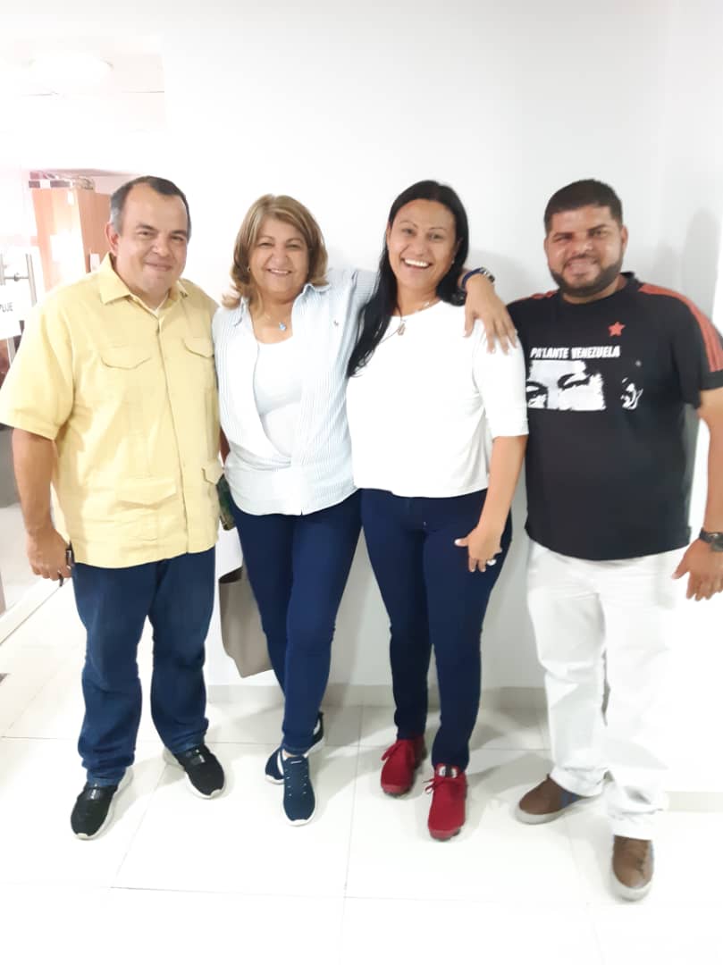 Raul_Brazon's tweet photo. Productiva jornada de trabajo con el @MPPSalud junto a nuestra gobernadora @yelitzePSUV_ para el reimpulso del sistema de salud público en #Zamora #Monagas #LealtadDiálogoYPaz https://t.co/bR0wn38KDu