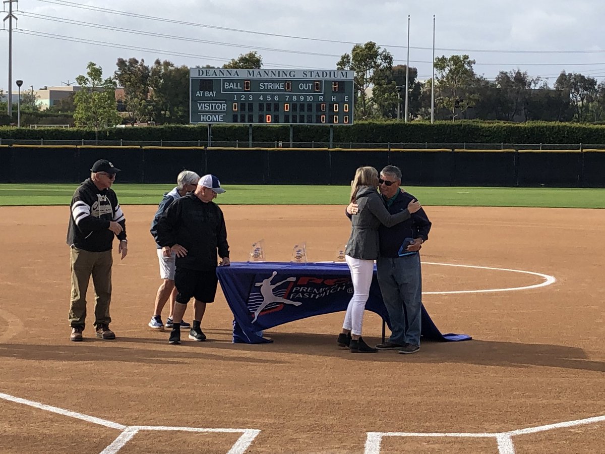 ocvarsityguy's tweet photo. Greetings from the OC All-Star 🥎game where former Foothill star Michelle Churnock gets her due as a Hall of Fame inductee @SportsFoothill @ocvarsity 💯@PGFnetwork https://t.co/53jRofUnBT