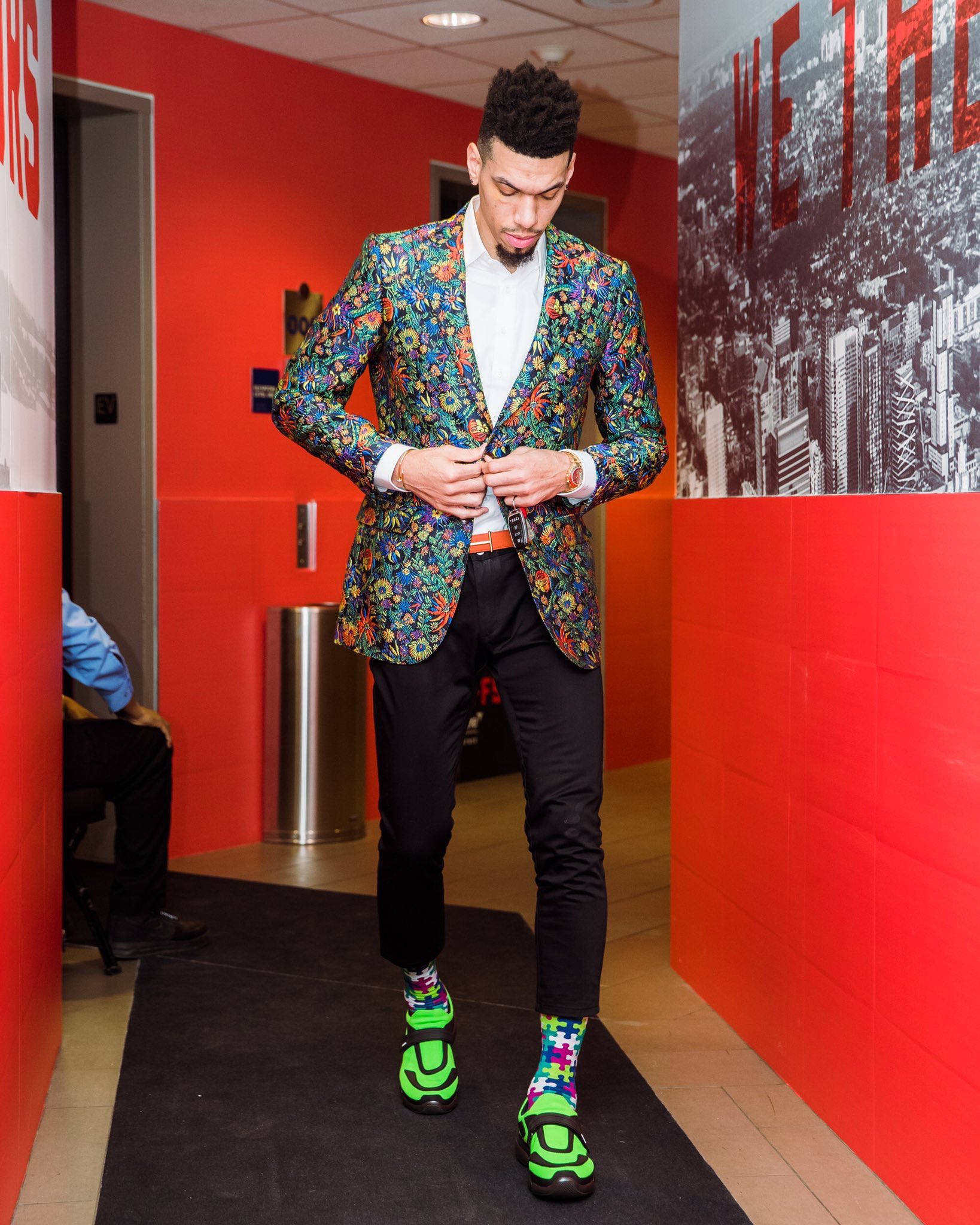 B R Kicks on X This jacket is tough. DGreen 14 honors both Stuart Scott and Craig Sager. Prada Cloudbust Mesh on feet. https t gNfWQeLDqM X