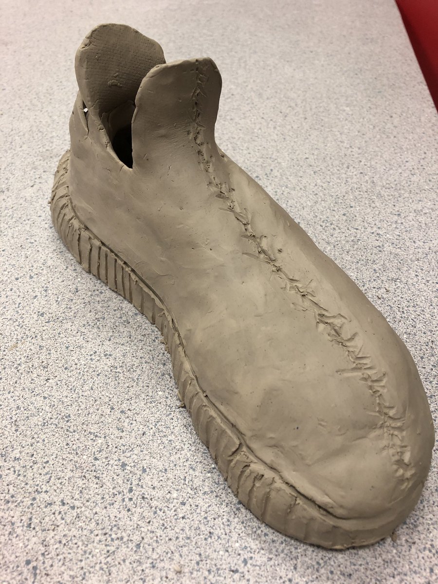 JohnsoncarART40's tweet image. One more project that 3 boys collaborated on. They owned it from start to finish and I’ve never seen such focus! #TAB @LLTAcademy #lltelectives #marvelatllt