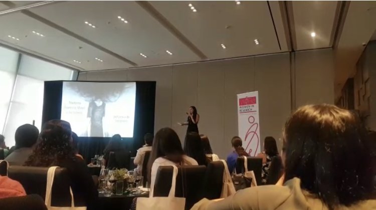 PaoZamudioB's tweet photo. ¡Feliz por participar en #womeninresearch! Gracias a @RosarioZavalaR @gabriela_alcala @Maria_Barrera_M @rengm @KarinaVegaP por la invitación y gracias especialmente a quienes me escucharon, espero que mis palabras inspiren tu camino. @womeninresearch @amaimexico @kristinluck https://t.co/mna0RoFE1P
