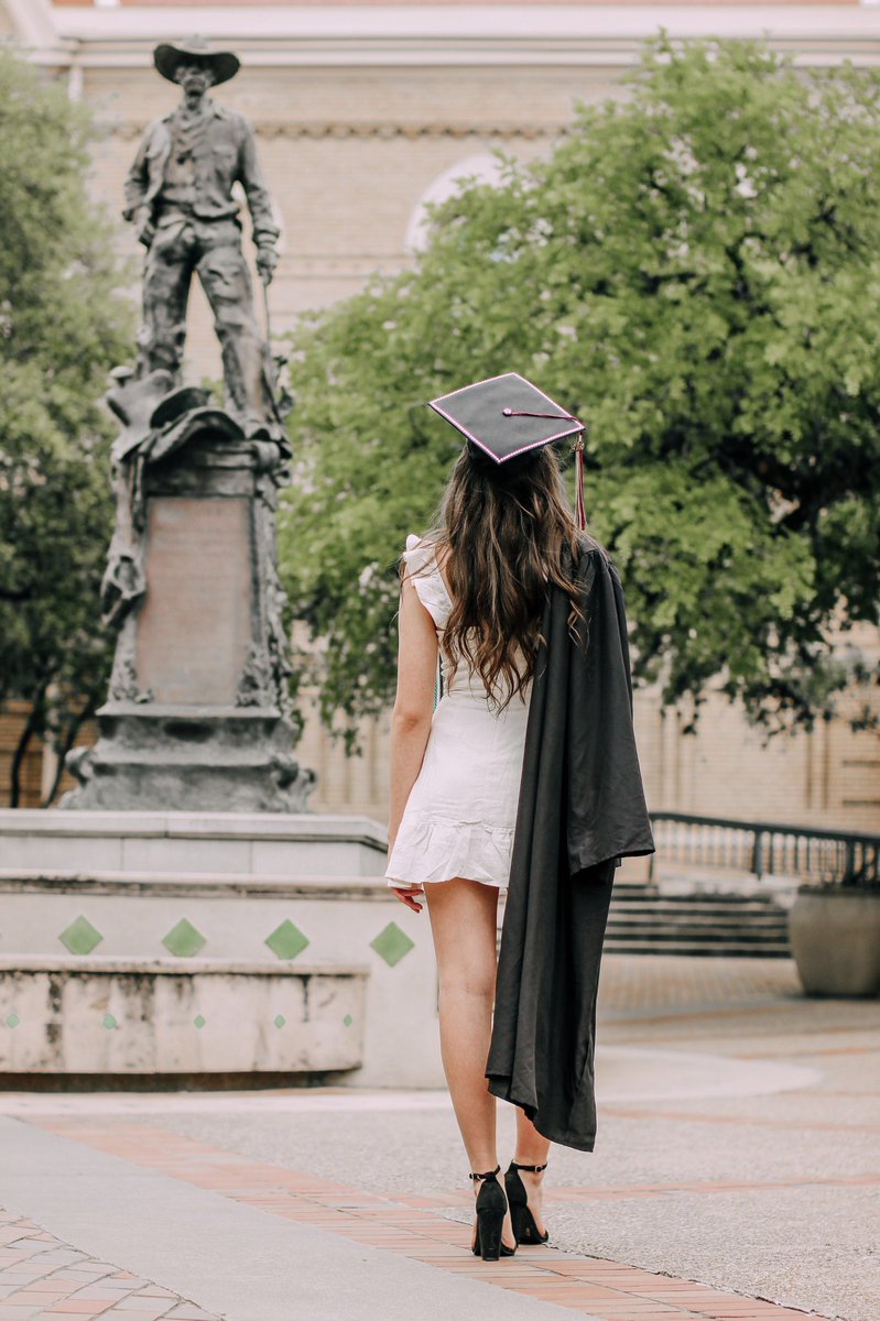 MissRyleePaige's tweet photo. B.S. Public Relations and Mass Communications with a minor in Fashion Merchandising 

Texas State University

Graduated two years early with highest honors, Summa Cum Laude 🎓 https://t.co/SMlAKbYLfG
