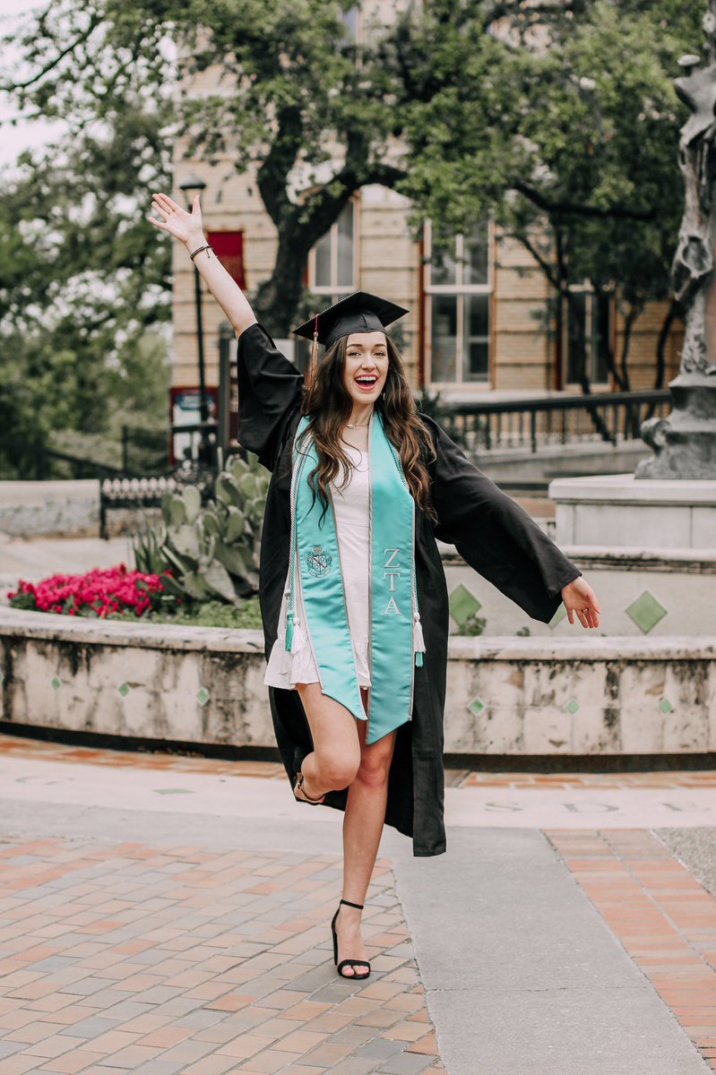 MissRyleePaige's tweet photo. B.S. Public Relations and Mass Communications with a minor in Fashion Merchandising 

Texas State University

Graduated two years early with highest honors, Summa Cum Laude 🎓 https://t.co/SMlAKbYLfG