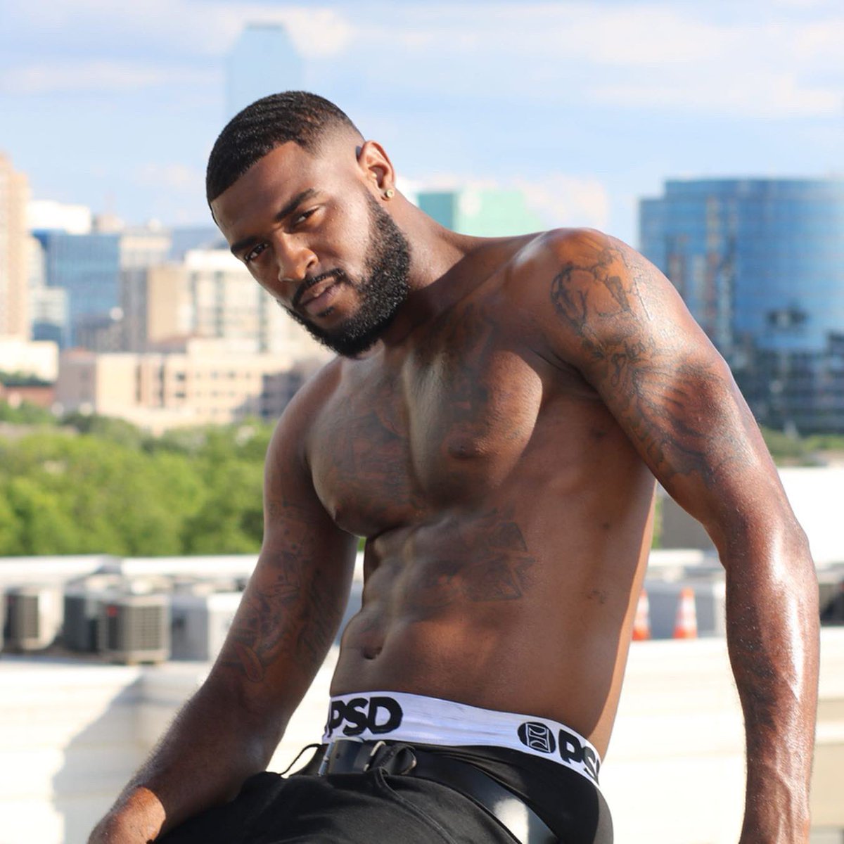 D_StoneJ's tweet image. “People Tend To Lose It When They See You Coming Up”🤙🏾🥛 #TheMilkyWay #MilkGang  @psdunderwear should endorse me the way I’m puttin on🤷🏾‍♂️ 📸 @photofit.models 🌟💯