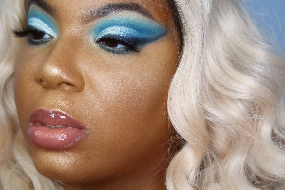 Glamazon1026's tweet image. Rare pic of me smiling, RT for good luck. 

✨✨Video of this look will drop later this week! ✨✨