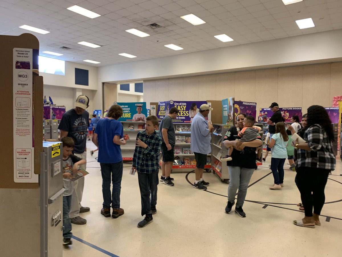 TechNinjaTodd's tweet photo. What a powerful night!! Tonight we gifted 65 families w/$40 (essentially $80 because of BOGO) to shop our @Scholastic Book Fair together. To watch families bond over books, some for the first time, was a sight to behold. #BooksChangeLives #SparksInTheDark #KidsDeserveIt #WeLeadTX https://t.co/9tBhilcmH4