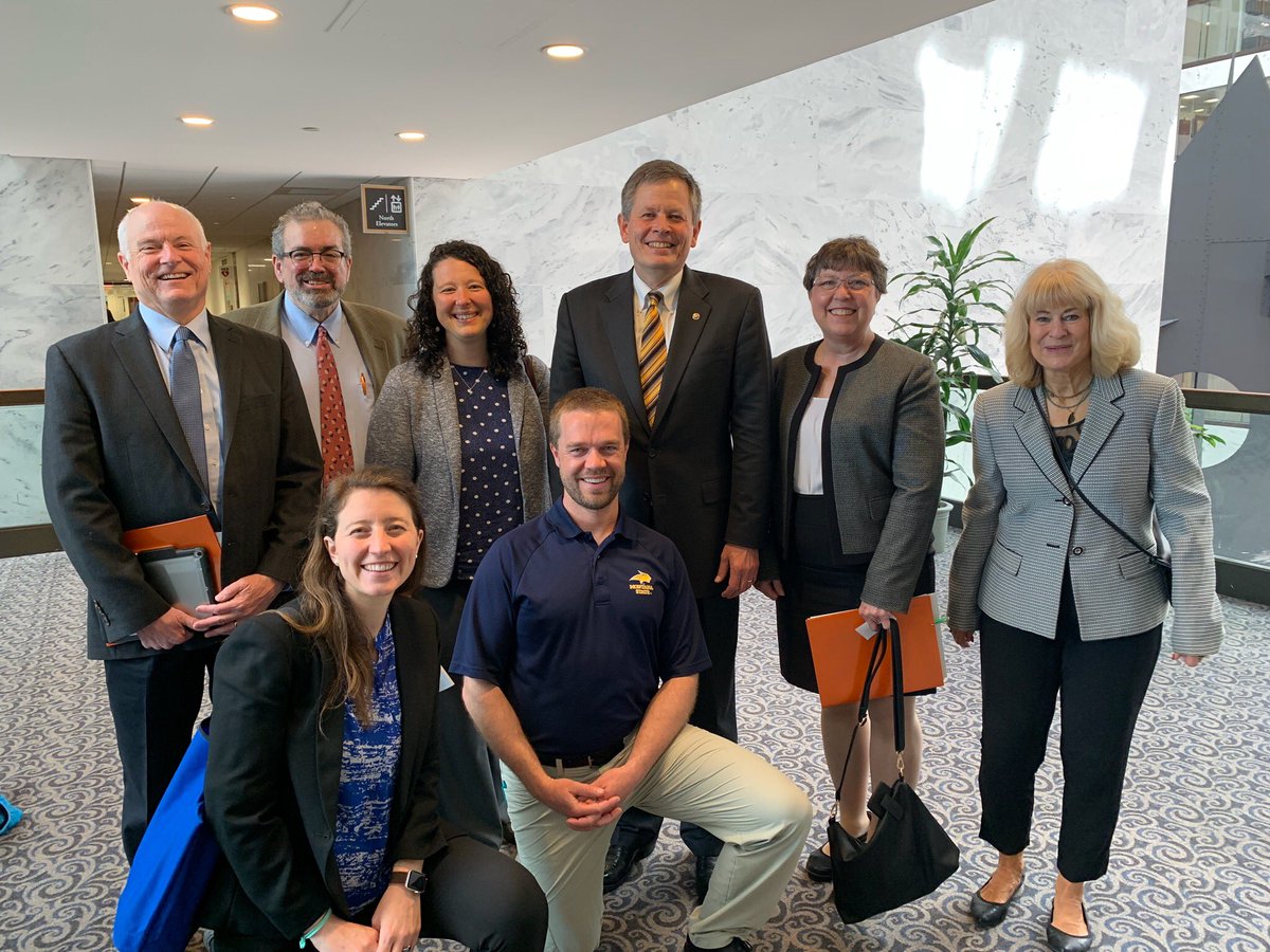 jgomers's tweet image. The MAFP delegation met with Senator Daines and Senator Tester advocating for affordable primary care for our patients, for more training of rural doctors, and financing for gun violence research.#FMAS2019
