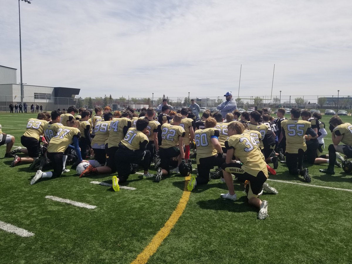 TeacherAndrade's tweet photo. Awesome May long weekend spent coaching with the @fbmanitoba U16 team! @TobaU16 https://t.co/tXQz1OhD7m