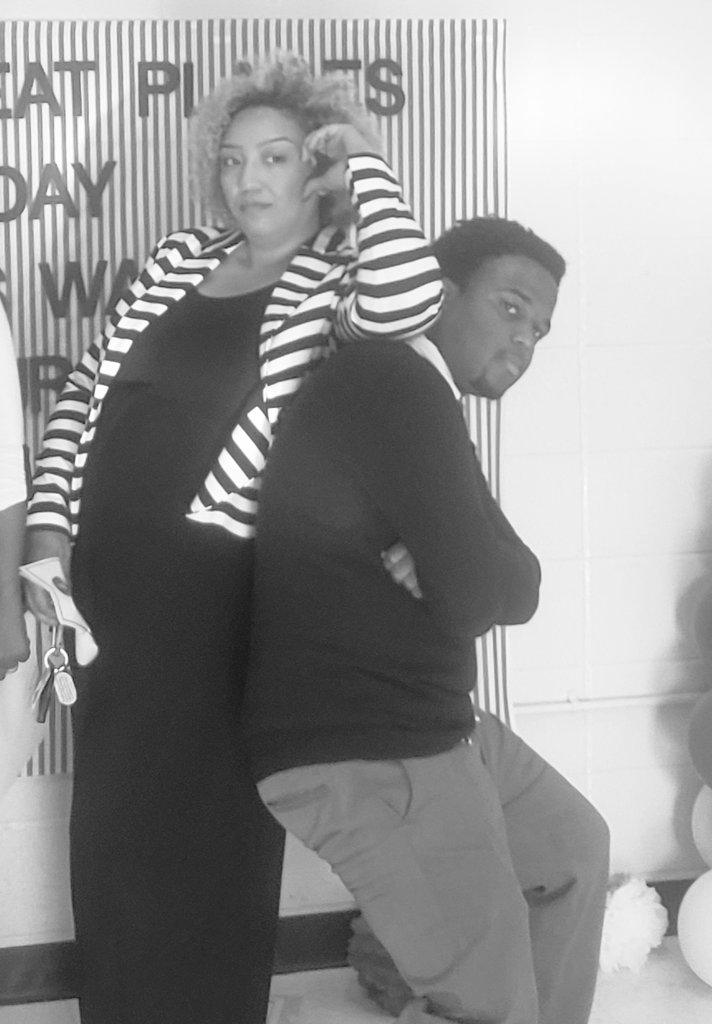 masterteacher24's tweet photo. This pic speaks to our friendship in so many ways. This teacher has always allowed me to lean on him when I felt tired, defeated or low.True friendships are hard to find at work.I will miss him tremendously.#hesgotmyback #igothisback #TeamBryantES #family @BryantBengals #mentee https://t.co/HNx1ZjcJXv