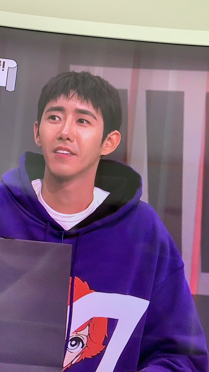 22ee22ee's tweet photo. 광희 눈썹 문신 어제 했니 https://t.co/YcgnfjXt3C