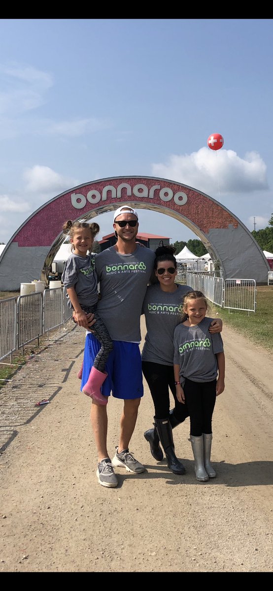 kassylane's tweet photo. @Bonnaroo Have over 10 yrs of arch pics but my favorite is last year’s. 1st Official arch pic with our girls. https://t.co/UGIF5es3ko