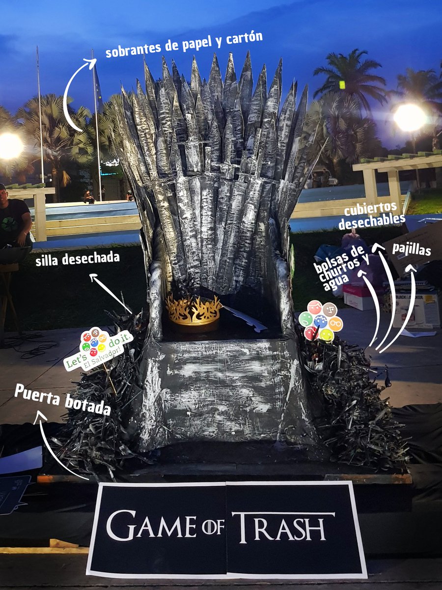 LetsDoItSV's tweet photo. El trono de #GameofTrash fue forjado con una base de una puerta desechada, una silla que ya había dado su tiempo de vida. Cada espada fue hecha con cartoncillo y papel sobrante, colocadas con alambre de aluminio.
La mezcla para pegar el papel fue hecha con harina y maicena. https://t.co/G6iNDVUKUB