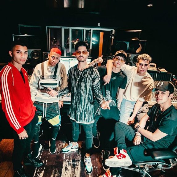ericksmysun's tweet photo. * ✧ .Oᴊᴀʟᴀ ᴘᴜᴅɪᴇʀᴀ ᴀʙʀᴀᴢᴀʀʟᴏs ·.ʏ ᴅᴇsᴀᴘᴀʀᴇᴄᴇʀ ᴛᴏᴅᴀ ᴇsᴀ ᴀɴsɪᴇᴅᴀᴅ ⋆  ϙᴜᴇ ᴄᴀᴅᴀ ᴅɪ́ᴀ ʟᴏs ɢʀɪᴛᴀ ᴇɴ sɪʟᴇɴᴄɪᴏ ✧⋆ · *✵ https://t.co/UHNIkVezxI