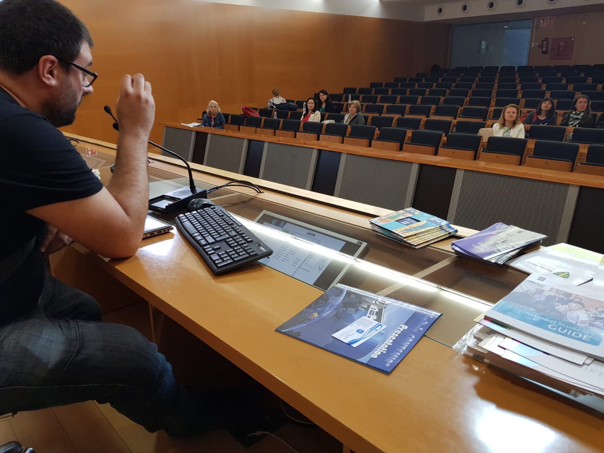 Yesterday, #ESMO project introduced to the attendees to the 2nd Staff Week organised by UJI and co-financed by the #ErasmusPlus programme. Aimed at administration personnel visiting the university to learn more about their procedures esmo-project.eu 🧐