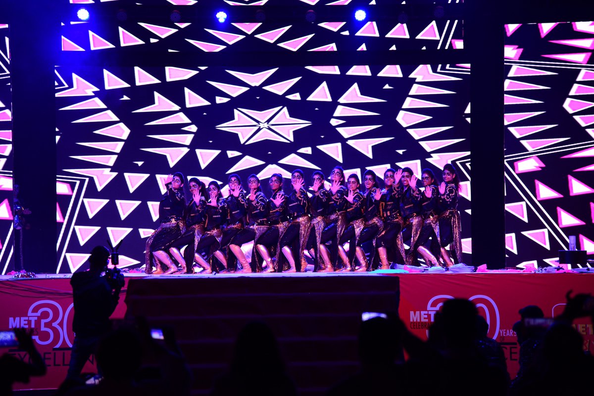 AjmeraHiral's tweet image. #METUTSAV'19 #memorableevening with an amazing people.. already missing you all alot..