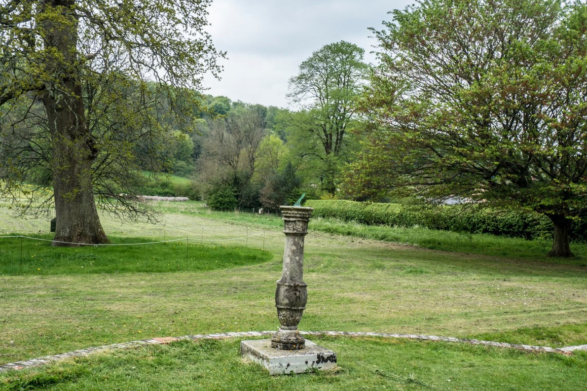 ValeryCollins's tweet photo. #wednesdaywandering - wander through wonderful scenery in the #TestValley and #EastHampshire - great attractions β the wonderful #HawkConservancy #FishingBreaks on the #RiverTest, the #GilbertWhiteHouse, #HattingleyValleyVineyard, stay in an #AppleRoom - https://t.co/hIX2ZRGLag https://t.co/iOPlGhAkF4