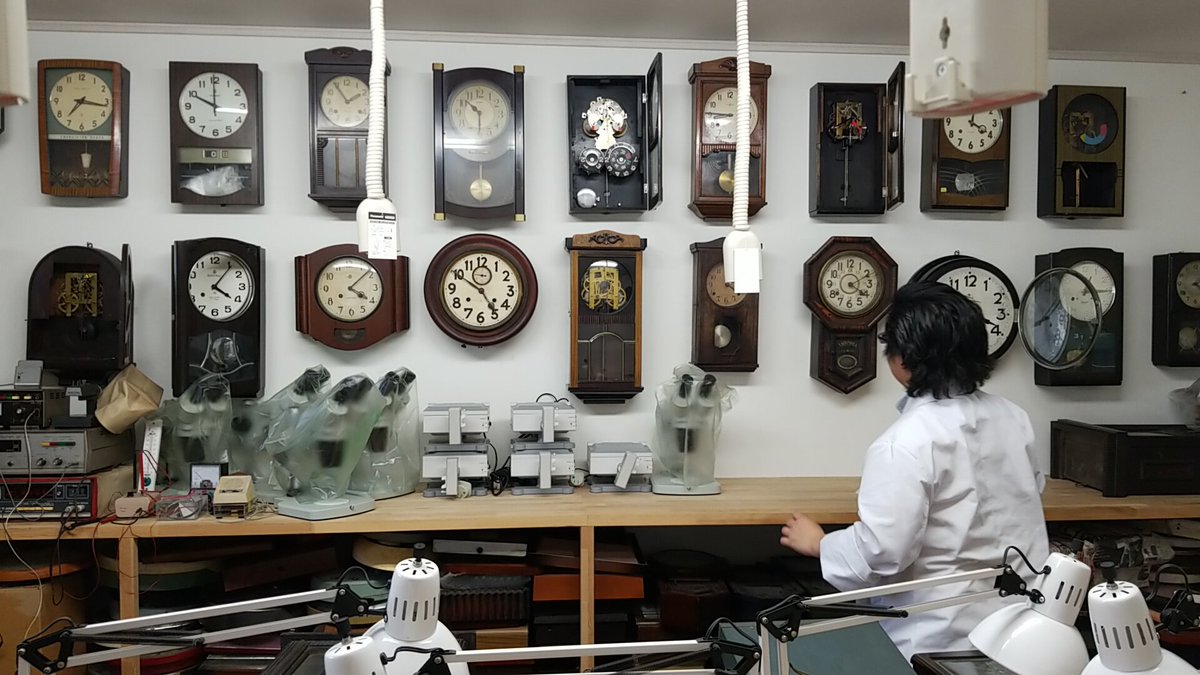 なにわ時計学校 一年生 機械式クロック時計のオーバーホールを続々とこなしています 作動確認と時間調整も大変な作業です 時計修理 時計学校 なにわ時計学校 一年生 機械式クロック時計のオーバーホールを続々とこなしています 作動確認と時間調整も大変な作業です 時計修理 時計学校
