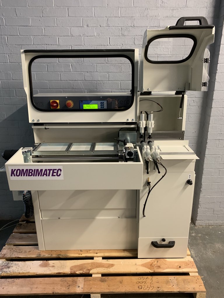 New MGSX90D automatic sawing centre for cutting pvc and aluminium profiles launched by Kombimatec. #cuttingcentre #aluminium #upvc #kombimatec