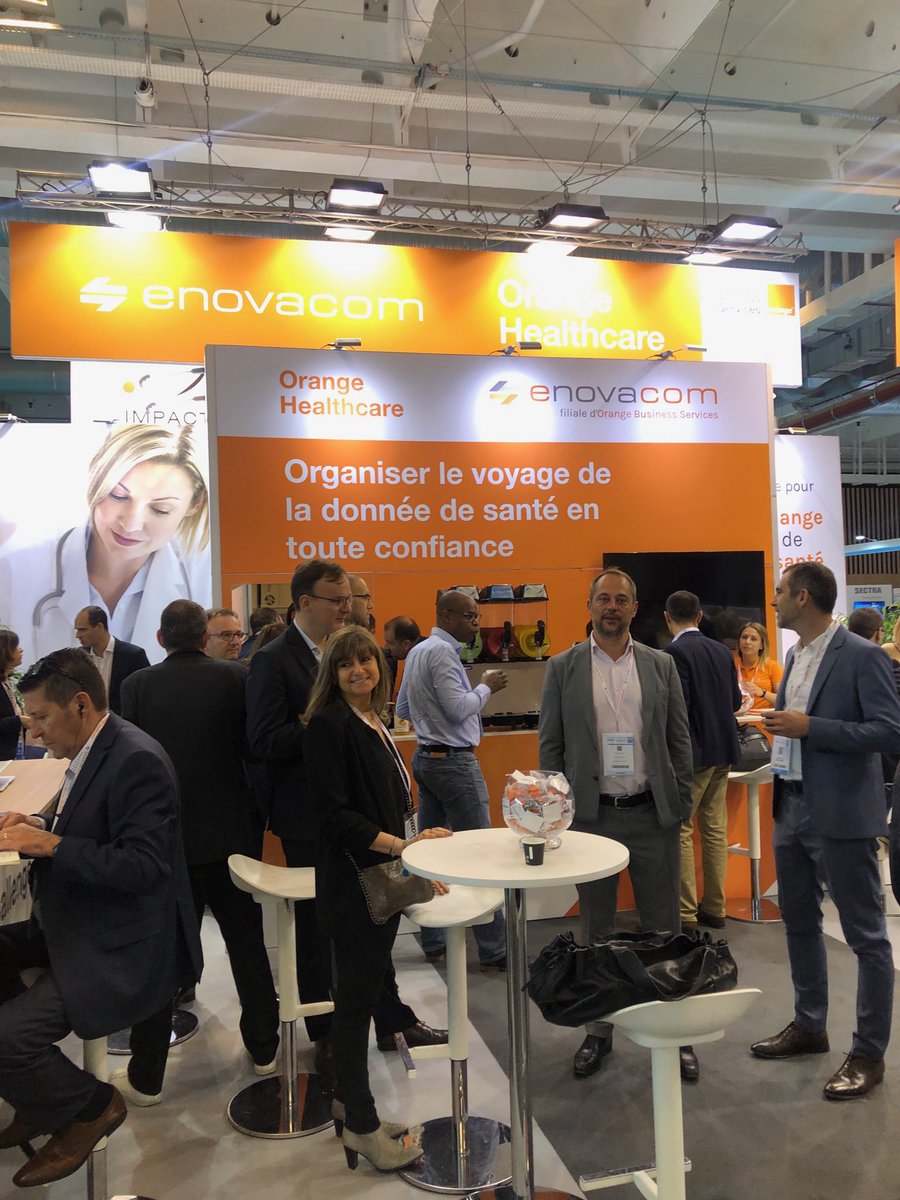 #PHW19 en direct avec les équipes ⁦@OrangeHCare⁩ et ⁦@enovacom_fr⁩ De belles démonstrations en présence aussi de nos #startups ⁦<a href="/orangebusiness/">Orange Business</a>⁩ #esante