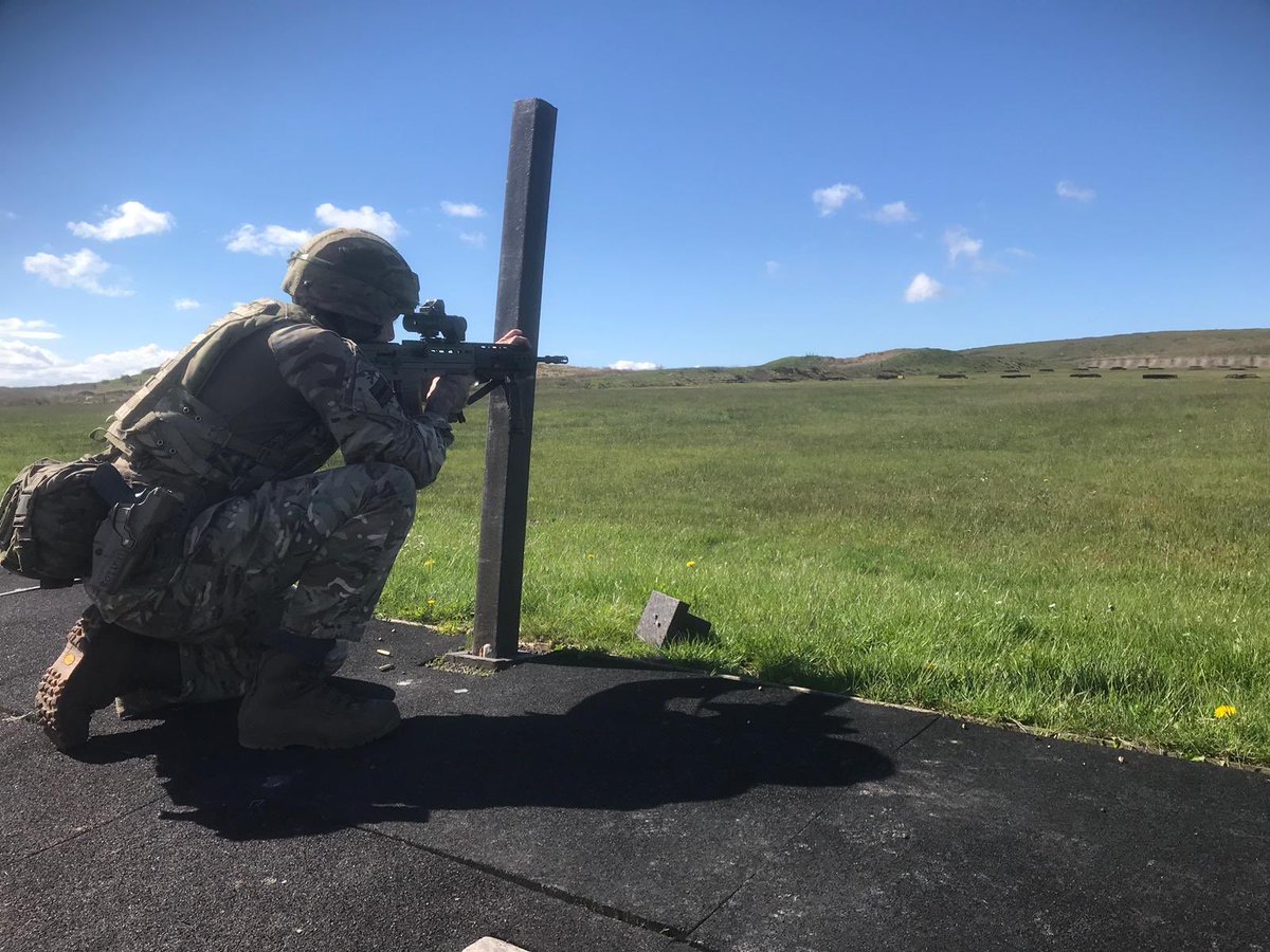 Neck and neck at the @1UKDivision Operational Shooting competition, with @4_Rifles taking a wafer thin lead over @2rgrCO’s team into the final two days. All to play for. #SpecInf #ChosenMen #SwiftAndBold