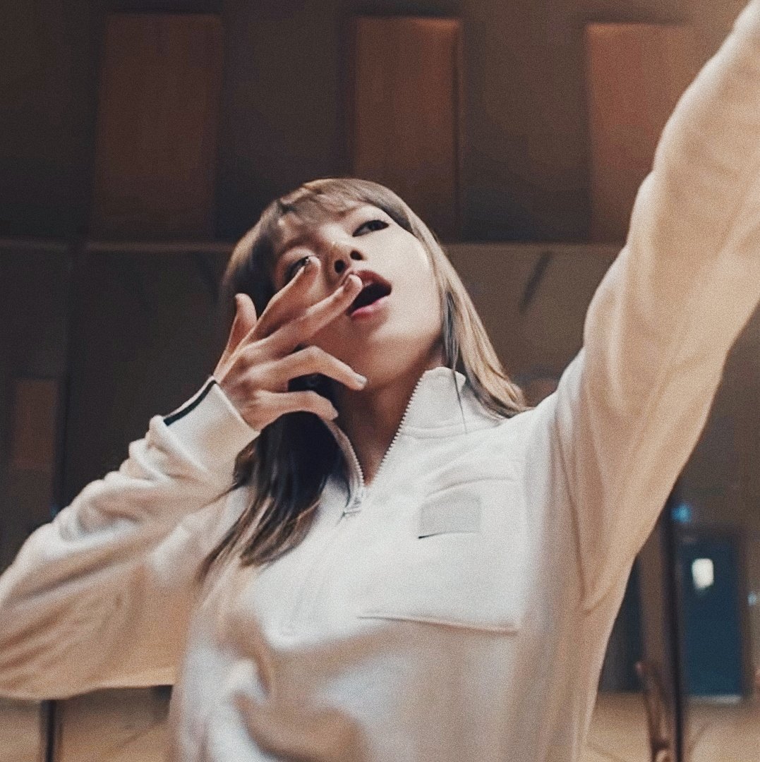 Rika_Tano's tweet photo. #wIthGalaxyA #GalaxyA80 #BLACKPINK #LISA #LALISA https://t.co/UQ3k4OKs4b