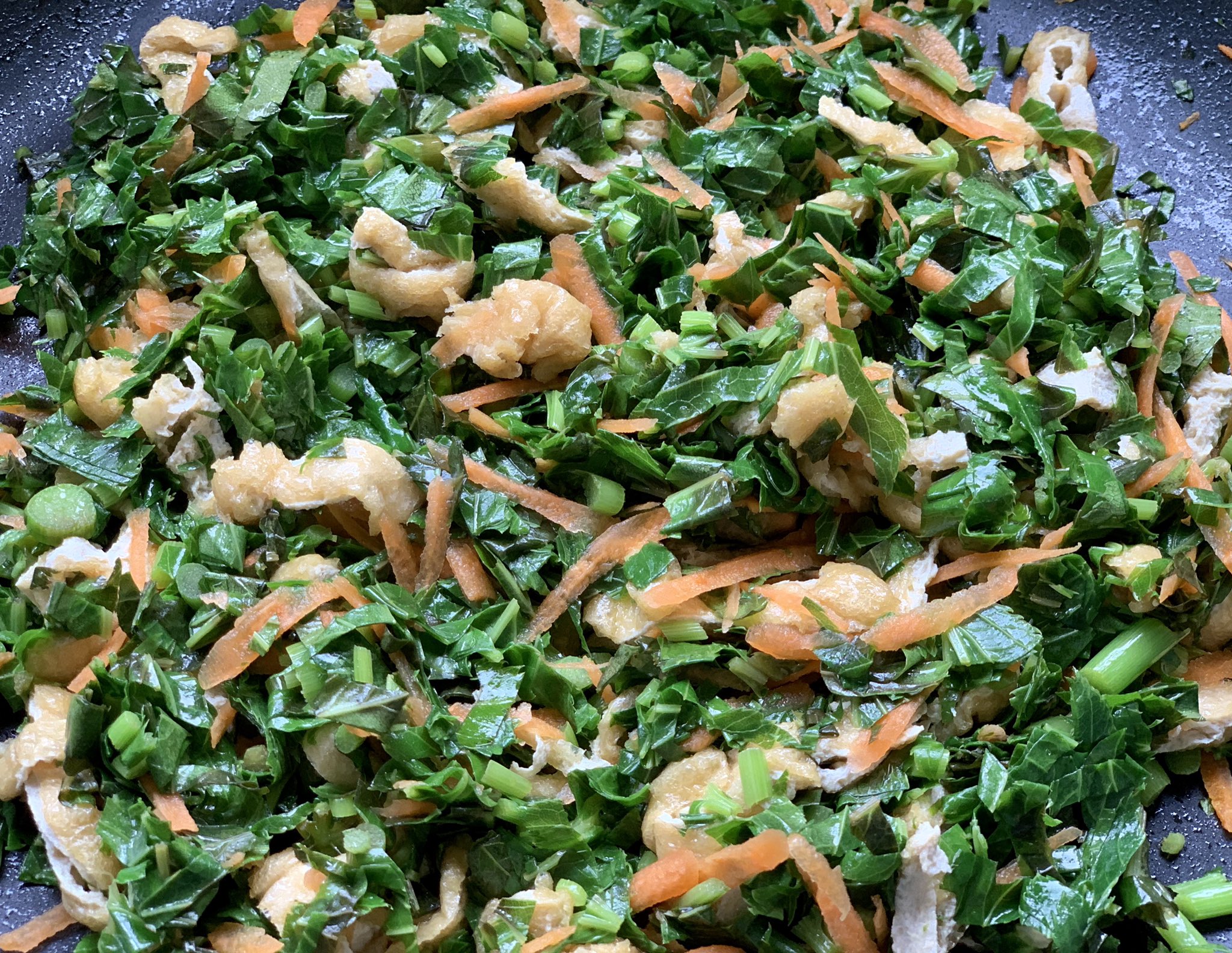 明日葉産直 西野農園 على تويتر 明日葉レシピ037 明日葉のだし醤油炒め 明日葉と人参 薄揚げを刻み だし醤油と砂糖少々で炒め合わせます 胡麻をふりかけていただきます 明日葉レシピ 明日葉料理 明日葉 健康野菜 西野農園 三宅島 八丈島 東京野菜