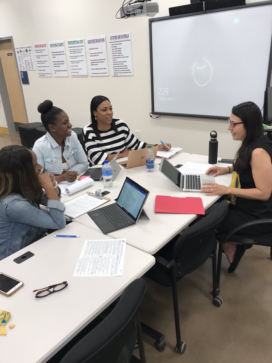 JGG0321's tweet photo. We love capturing our visitors in their element. Happy to host these Honorary Bobcats on today ❤️ Too bad we forgot to offer snacks & drinks. #esjprep https://t.co/KuM6B38t25
