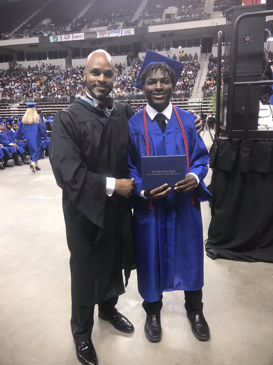 PvNation_'s tweet photo. Congratulations to these young individuals that have made it to the next level! We wish you all a farewell and good luck from here on out! 👨‍🎓👩‍🎓#classof2019 #pvnation #band https://t.co/D3r90JaCGg
