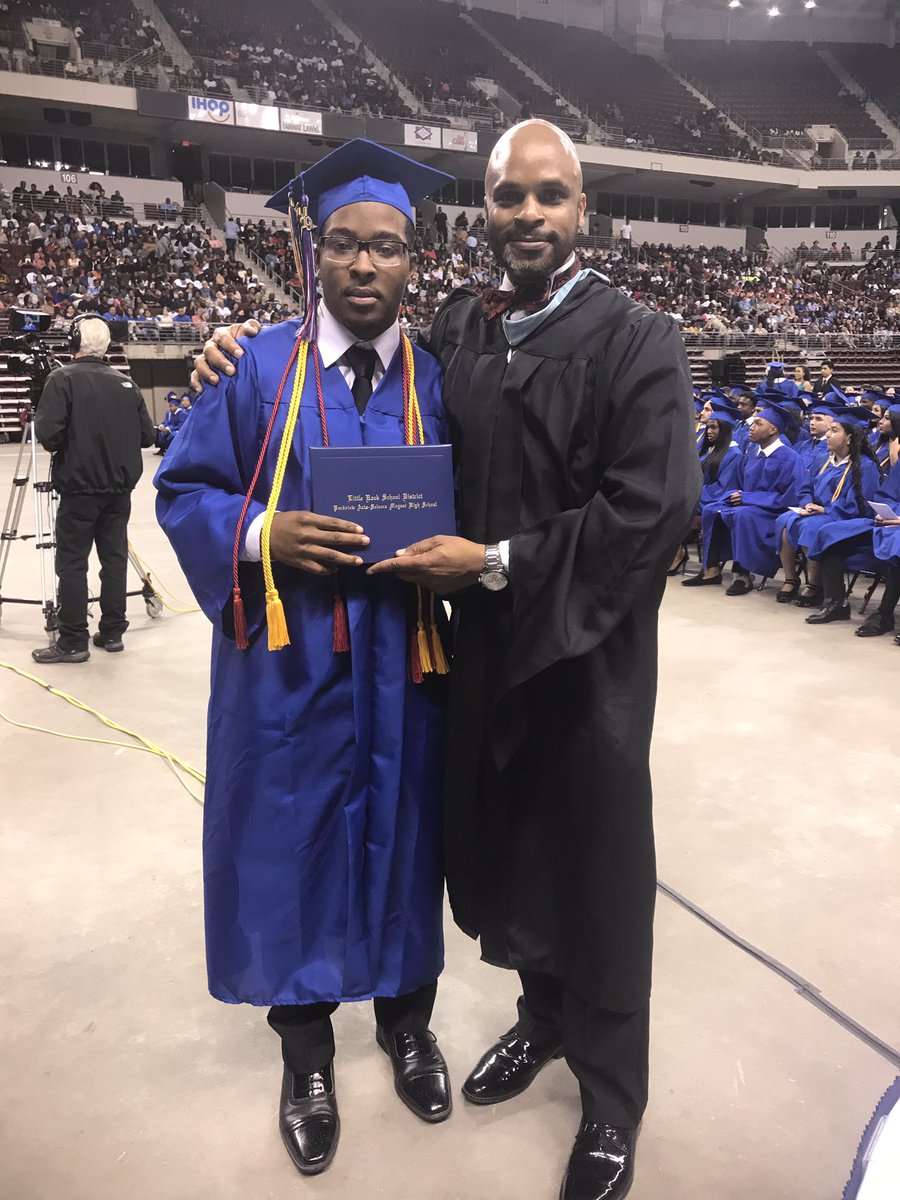 PvNation_'s tweet photo. Congratulations to these young individuals that have made it to the next level! We wish you all a farewell and good luck from here on out! 👨‍🎓👩‍🎓#classof2019 #pvnation #band https://t.co/D3r90JaCGg