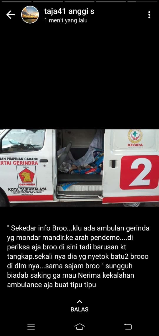 Beberapa saat lalu ambulans dipakai angkut politikus 02 untuk ceramah sekarang ambulans dipakai untuk angkut batu2 yang dilempar ke aparat ..<a href="/sandiuno/">Sandiaga Salahuddin Uno</a> tanggungjawab anda..
